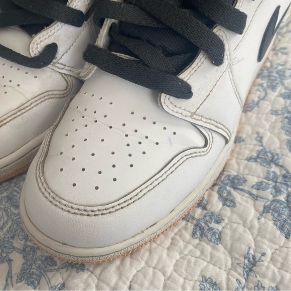 Nike Air Jordan 1 Mid Arctic Orange Sneakers Youth Size 6 - Picture 10 of 10